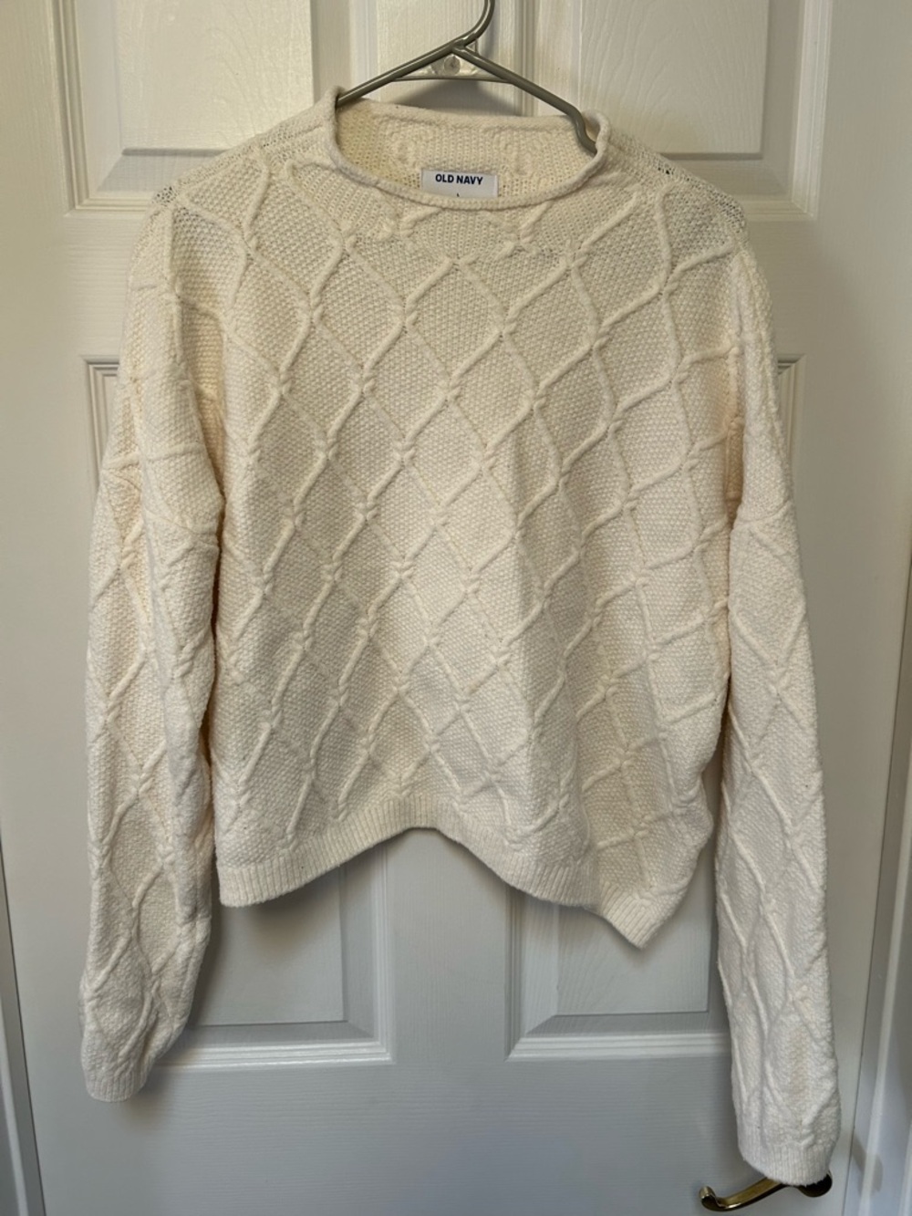 Old Navy Ivory Cable-Knit Crew Sweater